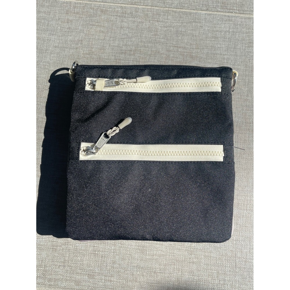 TOBIQ Tiny Flip Bag Black NEW Crossbody Travel 2L Casual Pockets Gorpcore - Picture 3 of 11